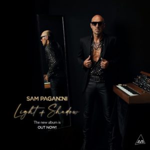 Lire la suite à propos de l’article Sam Paganini dévoile un quatrième album intitulé <em>Light + Shadow</em>