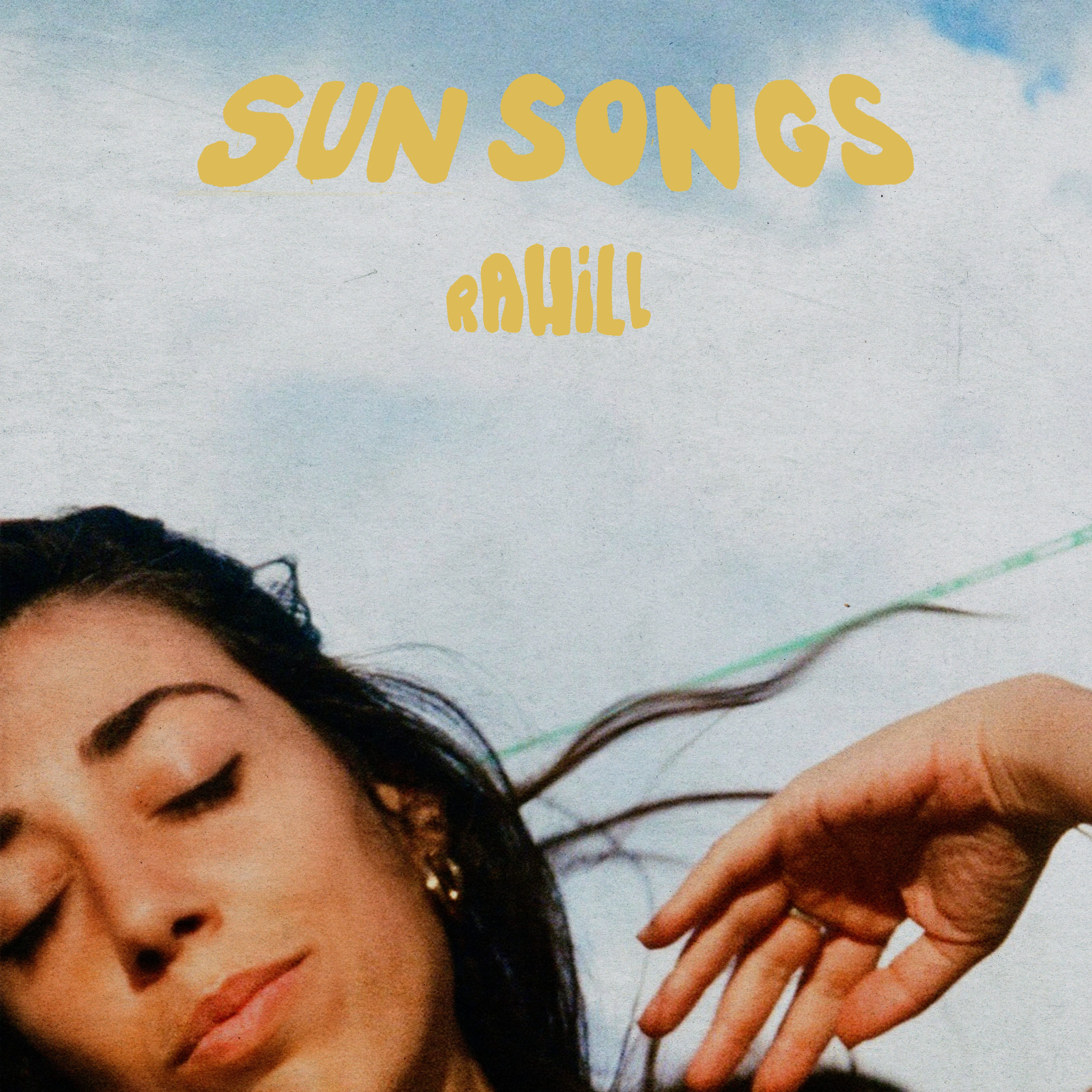 You are currently viewing L’artiste irano américaine Rahill annonce la sortie de 2 singles extraits de son EP solo « Sun Songs » via Big Dada, sous label de Ninja Tune, disponible le 4 novembre 2022