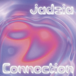Lire la suite à propos de l’article La productrice plasticienne Jadzia fait ses débuts via le collectif islandais Sweaty Records avec un EP quatre titres, <em>Connection</em>