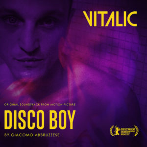 Lire la suite à propos de l’article VITALIC signe la B.O. du film « Disco Boy (The Rising) » de Giacomo Abbruzzese, sur les écrans le 3 mai 2023, en dévoilant un clip et un single du titre principal