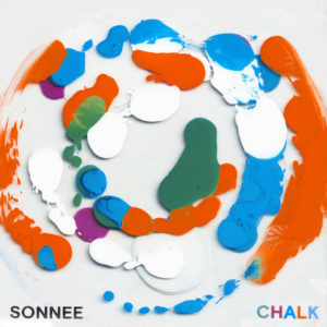 Lire la suite à propos de l’article Sonnee dévoile un EP nommé <em>Chalk</em>, avec le titre phare « Love Now, Again », via Attack Decay Sweet Release