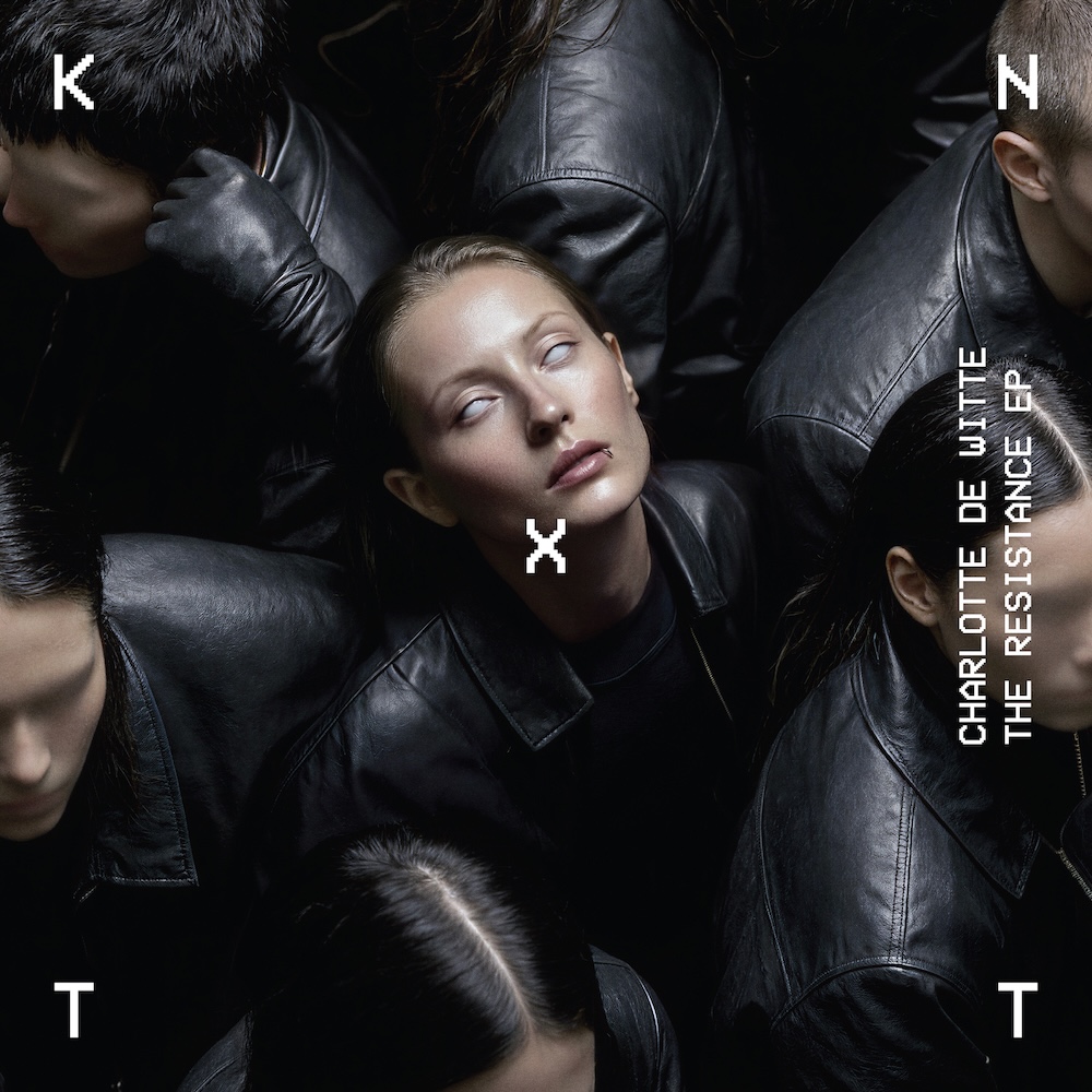 You are currently viewing Charlotte de Witte annonce la sortie son EP <em>The Resistance</em>, après sa tournée audiovisuelle ambitieuse « The Resistance », via KNTXT